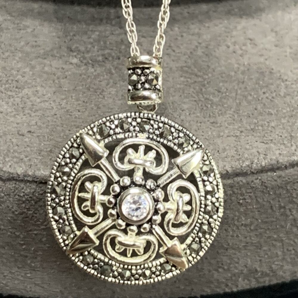 Vintage Sterling Silver Medallion Pendant With CZ Accent & 18” French Rope Chain
